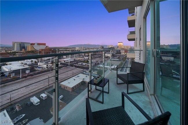 Building Photo - 200 Hoover Ave