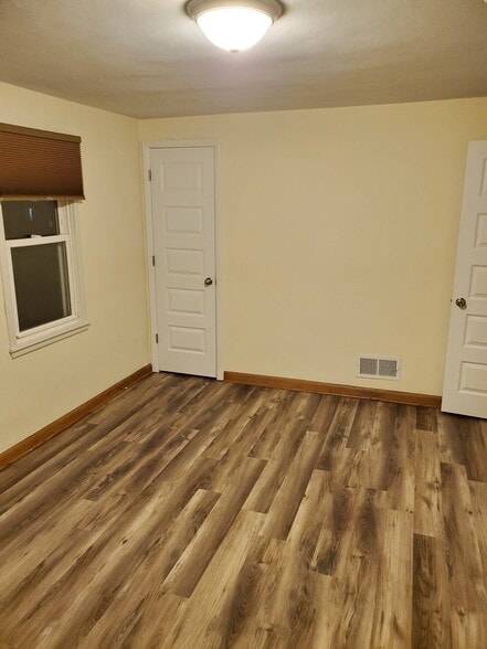 Building Photo - 608 8th St