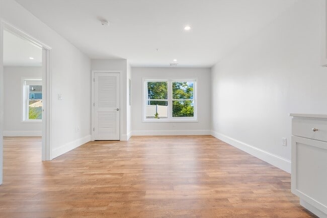 Building Photo - 5 Paul Francis Way