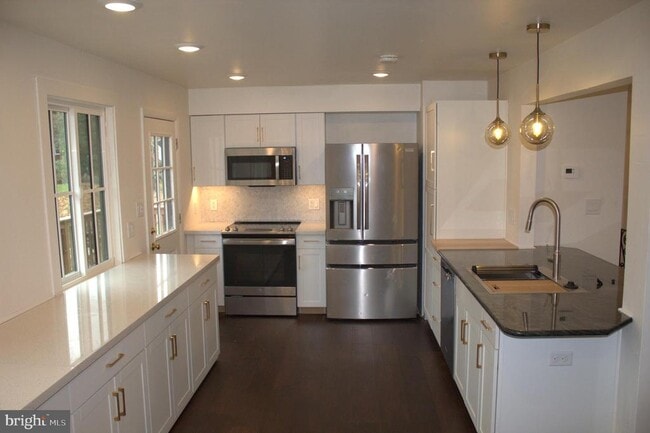 Building Photo - 64 Bogle Dr