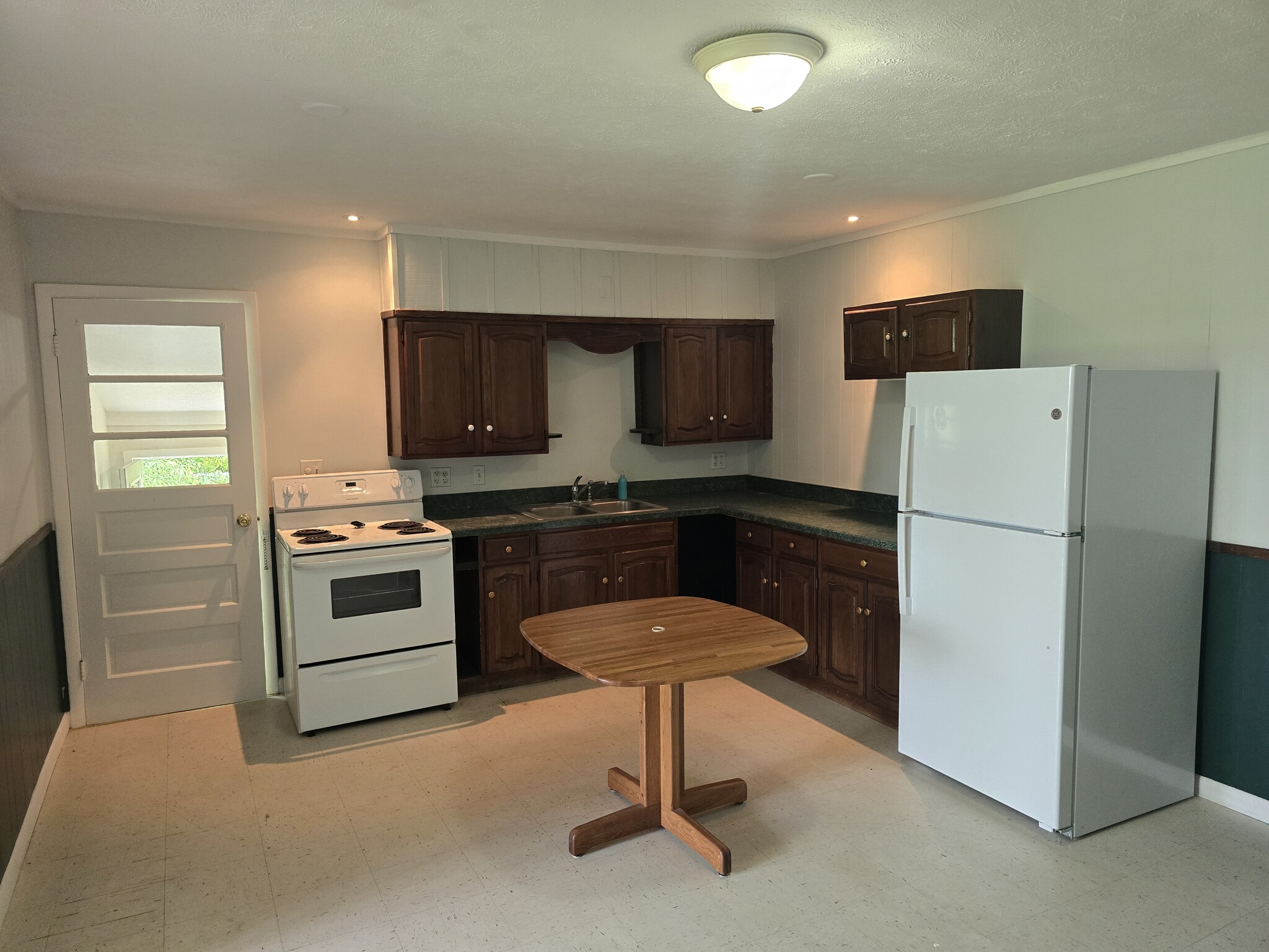 Building Photo - 97 Fisherville Rd