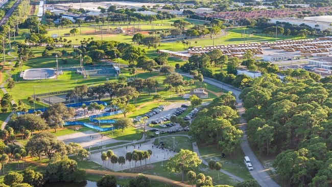 Building Photo - 1096 SW 27th Ave