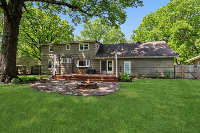 Building Photo - 8125 Lamar Ave