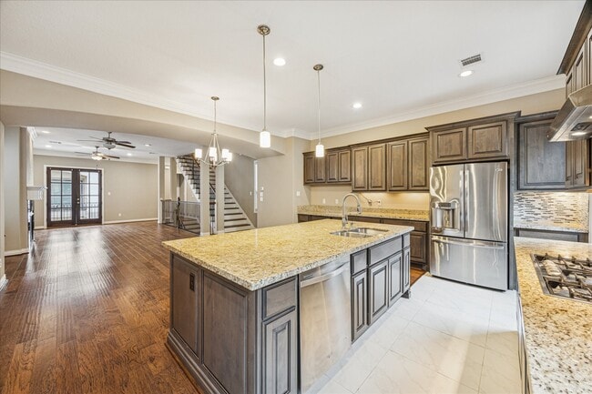 Building Photo - 7231 Laguna Villas