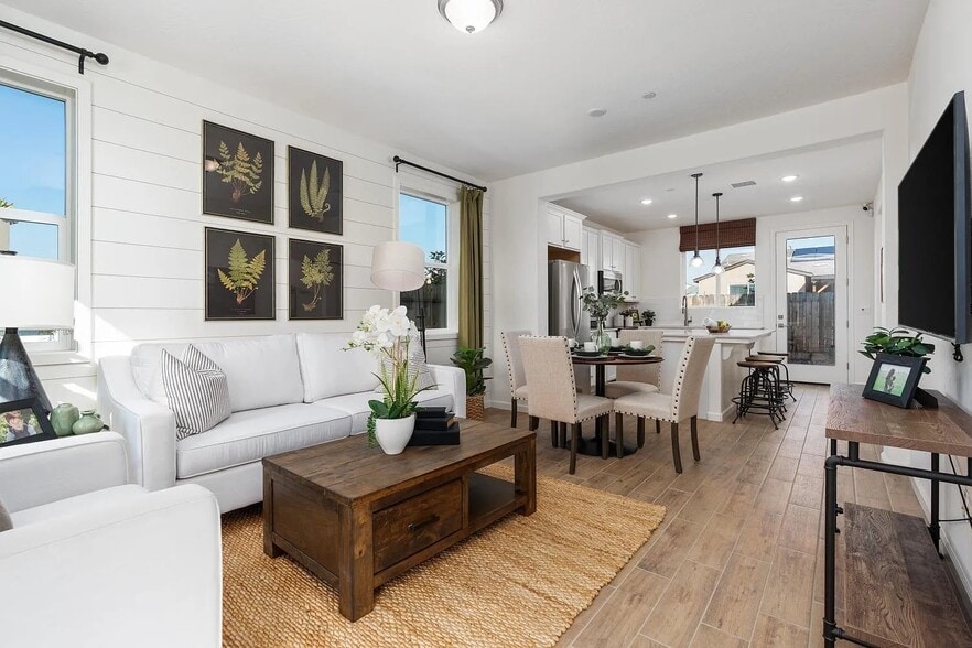 Building Photo - 6623 E Crimson Dr