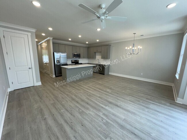 Building Photo - 3BD/3.5BA - UNIT @ THE RESERVE