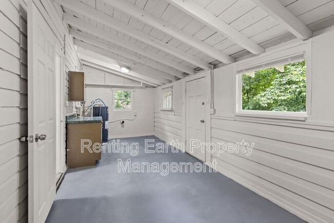 Building Photo - 306 83rd St S