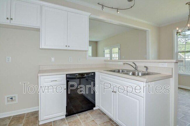 Building Photo - 1111 Hunters Cove