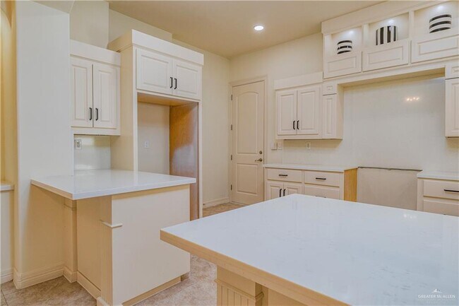 Building Photo - 26 Keystone Dr