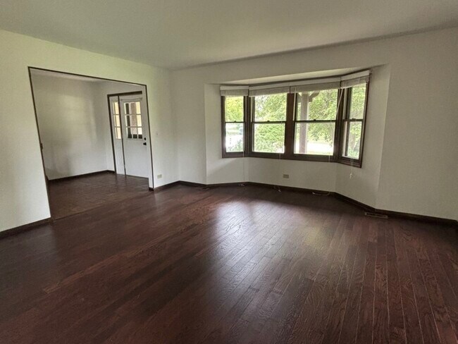 Building Photo - 4080 N Parkside Dr