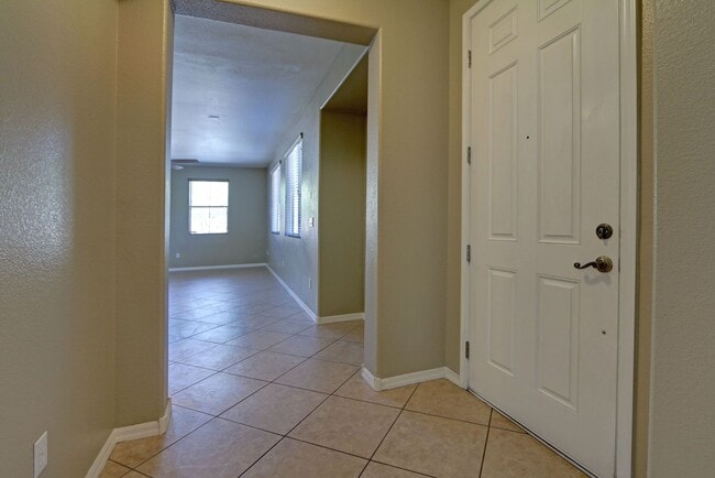 Building Photo - Step into  luxurious simplicity