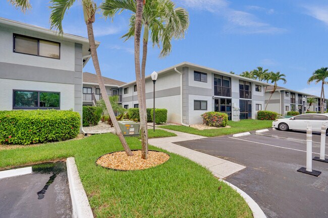 Building Photo - 15235 Lakes of Delray Blvd