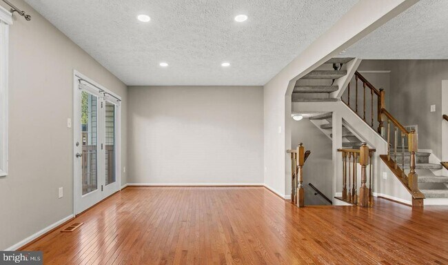 Building Photo - 6359 New Haven Ct