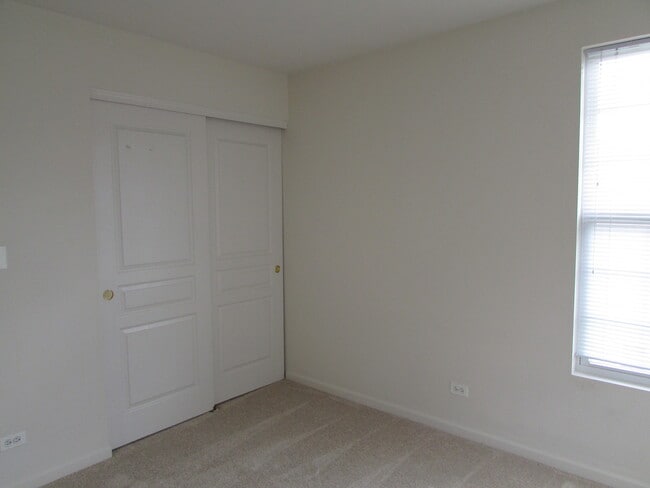 Building Photo - 493 Conservatory Ln