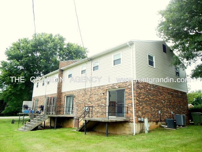 Building Photo - 2159 Mulberry St