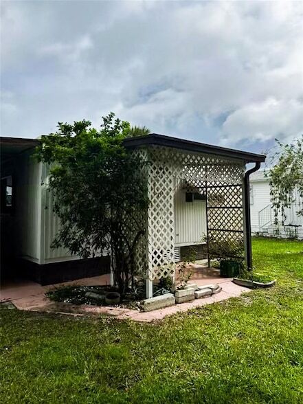 Building Photo - 527 S Egret Cir