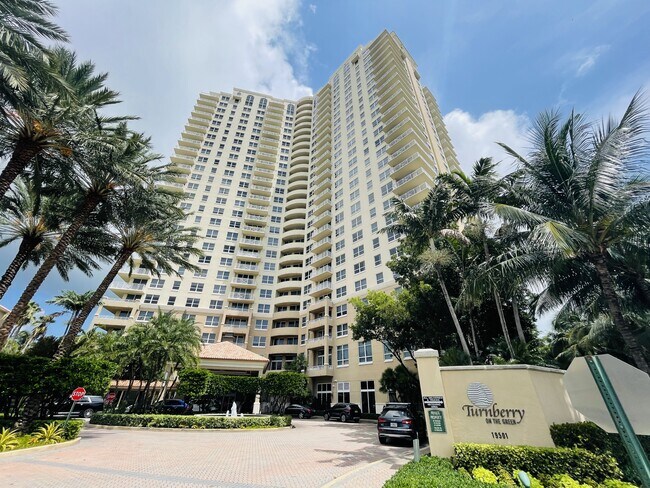 Building Photo - 19900 E Country Club Dr