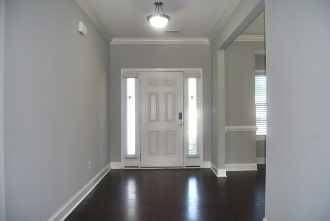 Building Photo - 5797 Highland Grove Dr