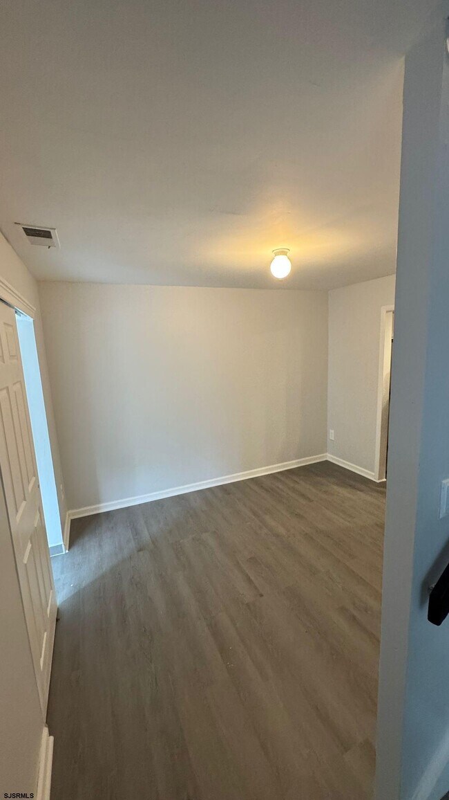 Building Photo - 2711 Evergreen Ct