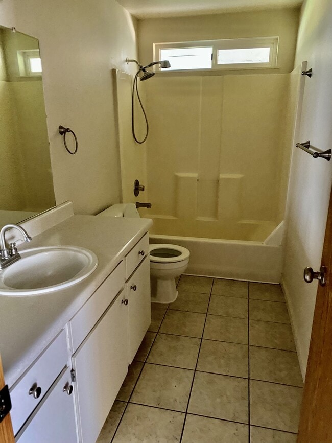 Building Photo - 505 Louis J Ave