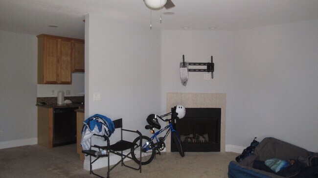 Building Photo - Spacious 1 bedroom at the beach