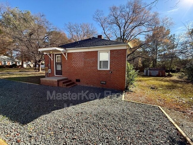 Building Photo - 1411 Hudson Ave