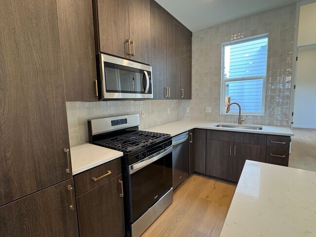 Building Photo - 11580 SW 47th Ave