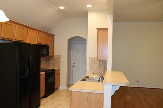 Building Photo - Lovely 3 bedroom 2 bath home for lease in ...