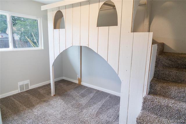 Building Photo - 518 Huron Rd