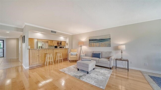 Building Photo - 835 S Osprey Ave