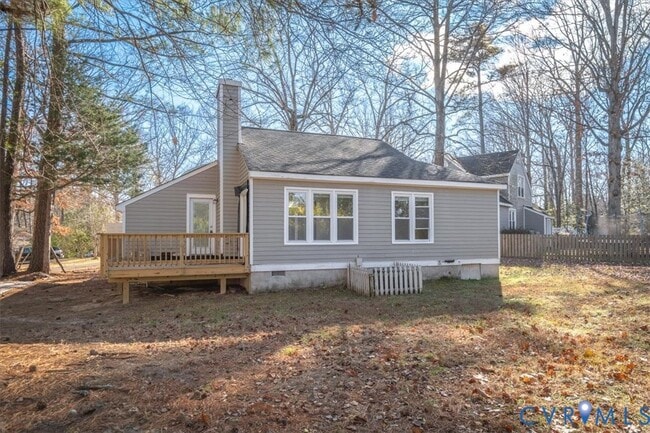 Building Photo - 5600 Woods Walk Rd