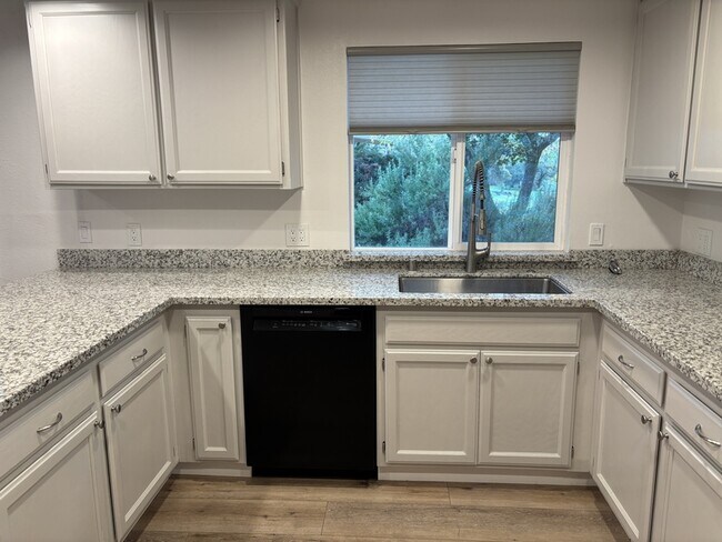 Building Photo - 1776 Meda Ave