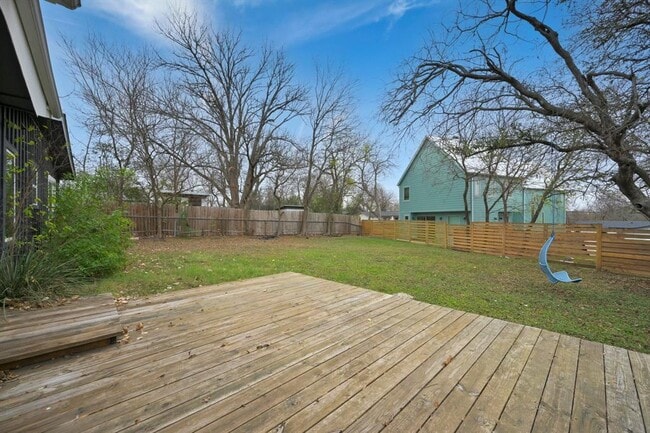 Building Photo - 2903 Pecan Cir