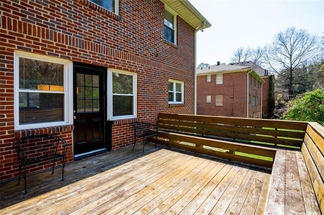 Building Photo - 1536 Beech Valley Way NE