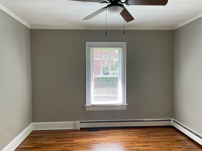 Building Photo - Beautiful 3 bed, 1 bath home located in As...