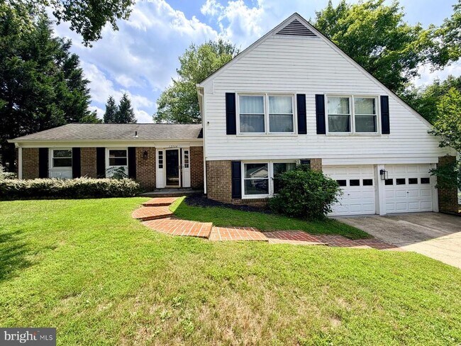 Building Photo - 12904 Missionwood Way