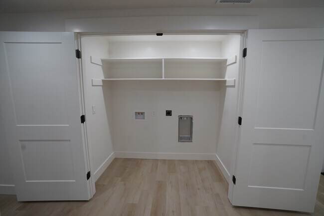 Building Photo - 428 S 975 W