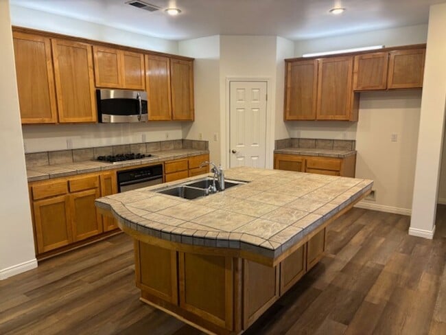 Building Photo - Move-In Ready 4 Bedroom Home with Pool in Rosedale