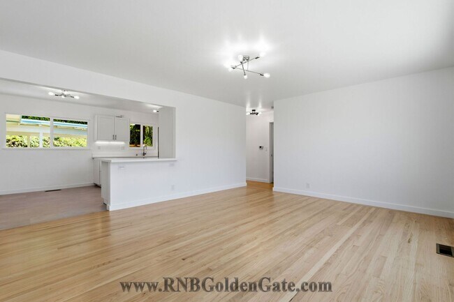 Building Photo - Newly Remodeled 3 Bedroom Home With Gorgeous Views For Rent!