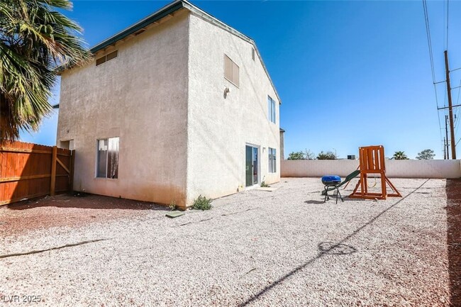 Building Photo - 3833 Via Lucia Dr