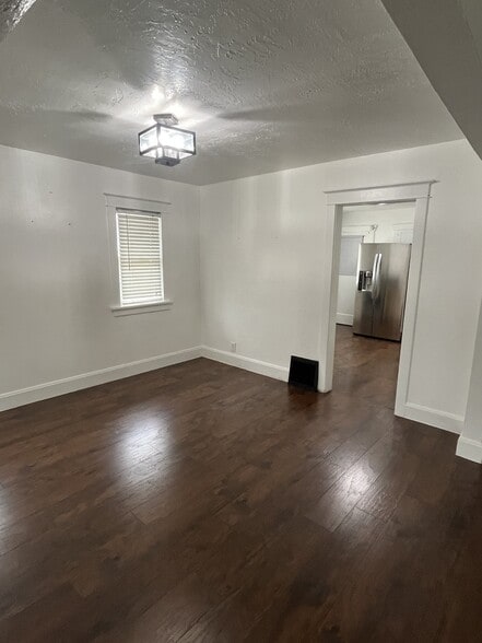 Building Photo - 782 W 100 S