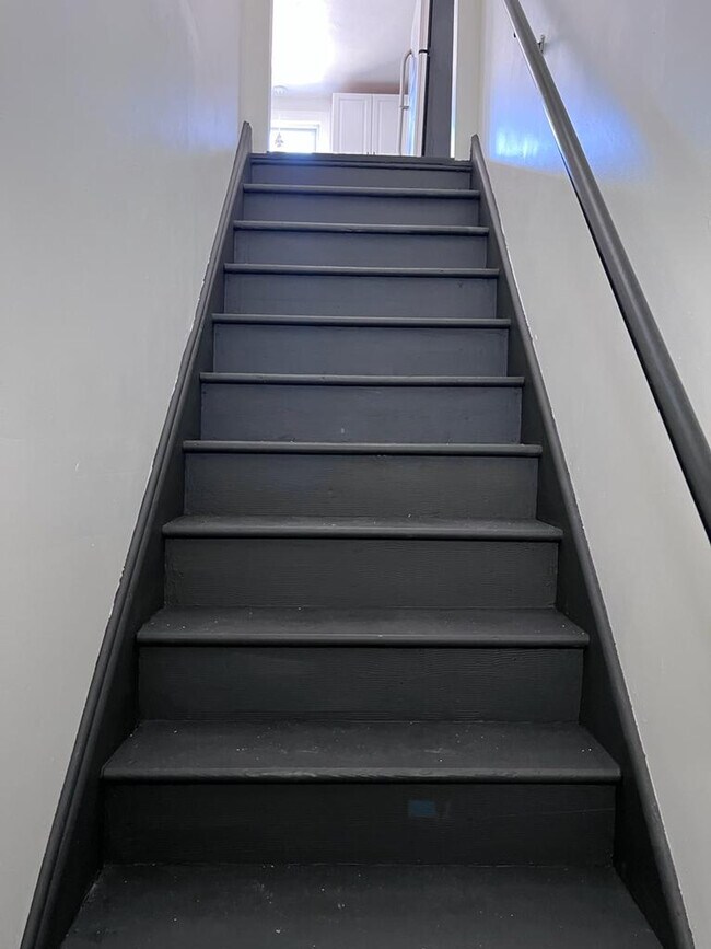 Building Photo - 665 Mendon Rd