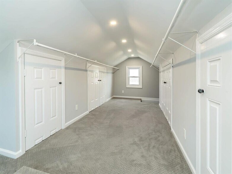 Building Photo - 33 Avenue B