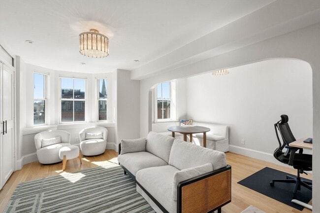 Building Photo - 131 Pembroke St