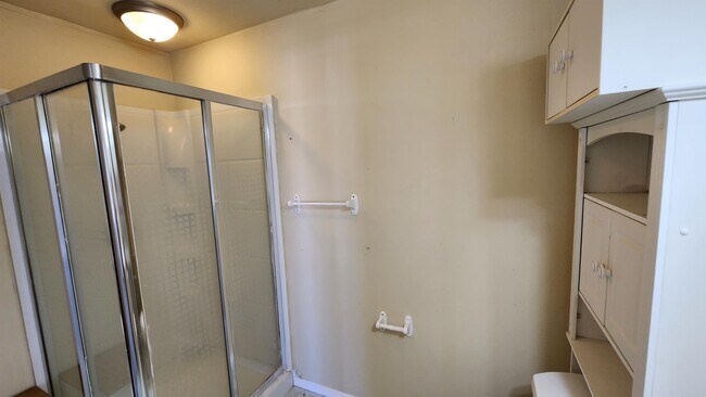 Building Photo - 800 S Elgin Ave