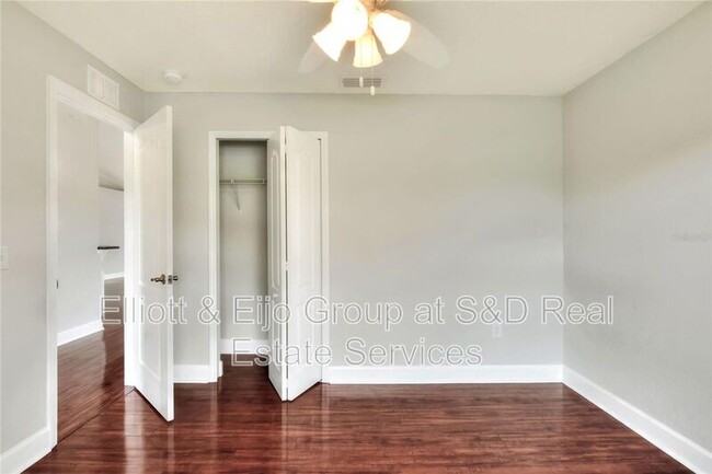 Building Photo - 6562 Evergreen Park Dr