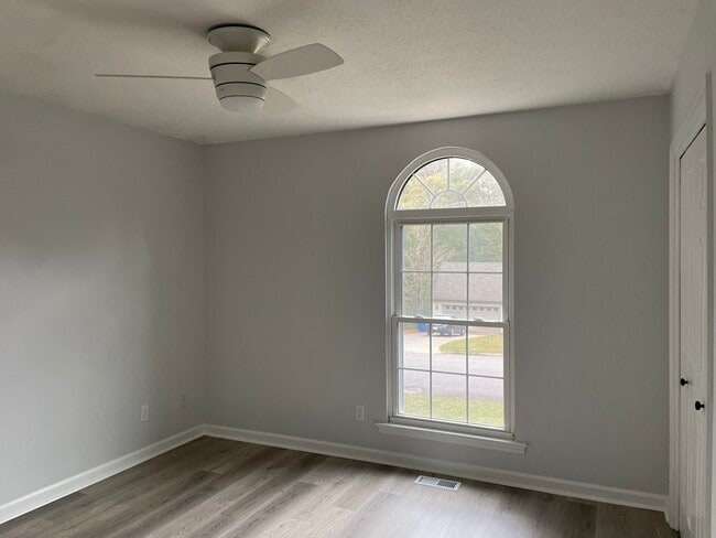 Building Photo - 438 Greenwich Dr