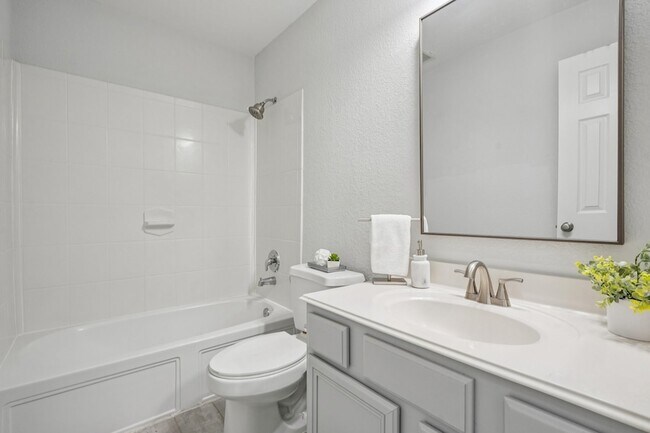 Building Photo - 90 Panterra Way