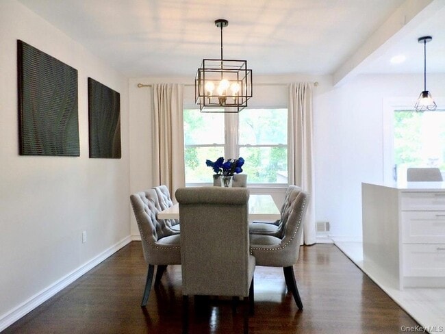 Building Photo - 8 Jodi Ln