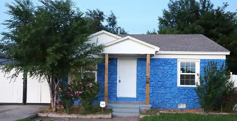 Primary Photo - 5202 N Rockwell Ave